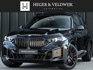 BMW X5 xDrive50e M-Sport Pro | Panoramadak | M-Performance Seats | HUD | 360 Camera | Stoelverwarming + Ventilatie | Memory Seats | Ambiance Interieur | Soft Close | Iconic Glow | Achterbank Verwarming |