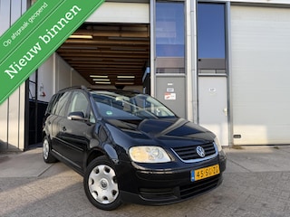 Volkswagen Touran 1.6-16V FSI Business|APK|Trekhaak|Airco