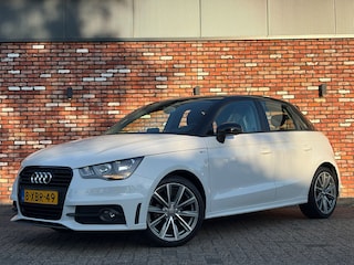 Audi A1 Sportback 1.2 TFSI S-Line 5-Deurs Cruise Navigatie Two-Tone Airco Orig.NL 17 Inch Uitstraling!