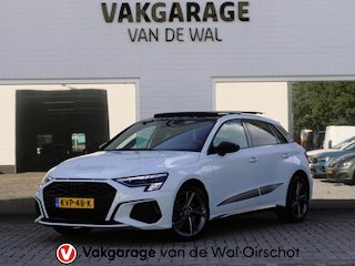Audi A3 Sportback 45 TFSI e S edition Competition | Black optic | Panoramadak | Elektrisch verstelbare alcantara-/lederen sportstoelen | Maxtrix LED | Apple-/Android Carplay | Sportstuur | Sfeerverlichting
