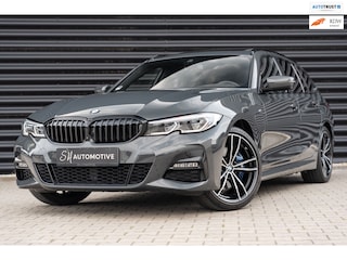 BMW 3-serie Touring 330e High Executive M Sport / PANO / 360 CAMERA / HUD / CARBON / TREKHAAK