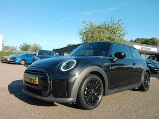 Mini Mini 3-Deurs (f56) 1.5 102pk Business Edition Navigatie Sportstoelen