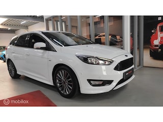 Ford Focus Wagon 1.0 ST-Line 2017 CLIMATRONIC NAVIGATIE CRUISE VELGEN STOELVERW. TREKHAAK