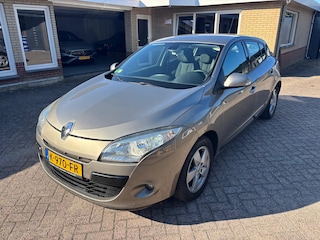 Renault Mégane 2.0 Expression Trekhaak Stoelverwarming Cruise Control