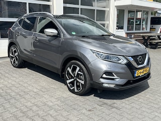 Nissan Qashqai 1.3 DIG-T Tekna Airco Cruise controle Lederbekleding Navigatiesysteem 360°camera Panoramadak Trekhaak 1300kg trekgewicht Stuurwielbediening Stoelverwarming