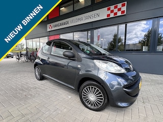 Peugeot 107 1.0-12V XR