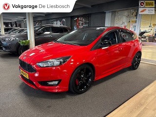 Ford Focus 1.5 Titanium/navi/cruisec/net nieuwe motor/super nette staat
