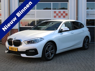 BMW 118i Business Edition Sport Automaat Stoelverw./Half leder Sport int/Cruise/Climate/Carplay/Digidash/17inch