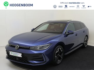 Volkswagen Passat Variant 1.5 eHybrid R-Line Edition | SoH 99% | Panoramadak | Lederen bekleding ‘Puglia’ | Trekhaak | Harman/kardon | Head-up display | Stoelventilatie voor | Adaptieve demping |