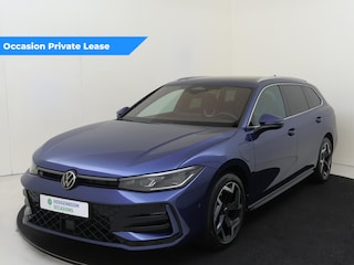 Volkswagen Passat Variant 1.5 eHybrid R-Line Edition | SoH 99% | Panoramadak | Lederen bekleding ‘Puglia’ | Trekhaak | Harman/kardon | Head-up display | Stoelventilatie voor | Adaptieve demping |