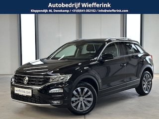 Volkswagen T-Roc 1.5 TSI 150pk Style Business DSG | Trekhaak | Camera | Stoelverwarming