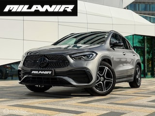 Mercedes-Benz GLA 200 AMG Line|Pano |ACC |Carbon