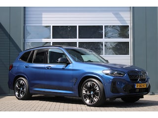BMW iX3 High Executive 80 kWh M-Sport ACC/HeadUp/360Camera/H&K/Panodak/Stoelverwarming/Keyless/Navi/LederMemory/PDC/20"LM/Trekhaak
