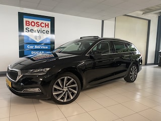 Skoda Octavia Combi 1.4 TSI iV PHEV Business Edition Plus Panoramadak / Elec stoelen met geheugen / Sfeerverlichting / Carplay