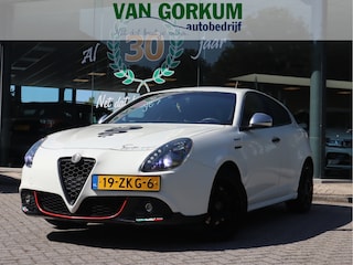 Alfa Romeo Giulietta 1.4 T Business Executive Airco / Elekramen / Stuurbekr / Xenon / Leder / Camera /  Keurig onderhouden / zeer nette staat / Voldoende Apk /
