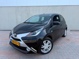 Toyota Aygo 1.0 VVT-i x-play |NIEUW APK|AIRCO|CAMERA| 1E EIG|LUXE UITV|NIEUWSTAAT|