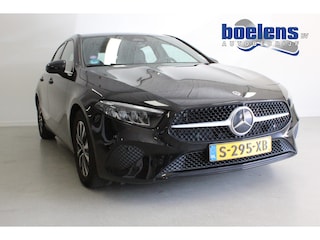 Mercedes-Benz A-klasse 180 Business Line | 16'LMV | NAVIGATIE | LEDER/STOF | CAMERA | DAB-RADIO | KEYLESS | CLIMA |