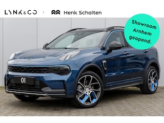 Lynk & Co 01 1.5 | Panoramadak | 360 Graden camera | Elektrische bestuurdersstoel met geheugen | Stoelverwarming | Actieve bochtverlichting | Adaptieve Cruise Control | Stuurassistent | Lane Assist | Navigatie | Elektrische Achterklep | Keyless Entry | Dodehoekassistent