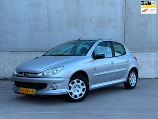 Peugeot 206 1.4 Génération, 5-deurs NAP, Airco, uniek