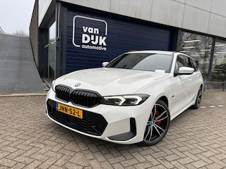 BMW 3-serie Touring 320e Touring M-Sport PRO PHEV SHADOWLINE ADEPTIVE KOPLAMPEN 360 CAMERA DRIVER ASSIST HEAD-UP DISPLAY INNOVATION PAKKET
