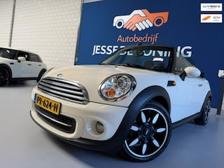 Mini Cooper Cabrio 1.6 Automaat / bj.2012 / kleur: wit / sportvelgen / NAP met 157836 km./ APK 08/2027 / Airco / boekjes / cruise.