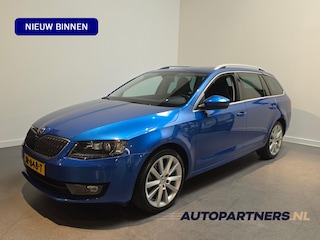 Skoda Octavia Combi 1.8 TSI Greentech Style Business Apple Carplay/Android auto - Stoelverwarming - Schuif/Panoramadak - Leder - Trekhaak