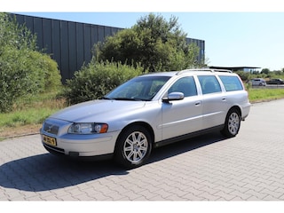 Volvo V70 2.4D D5 Summum 2x in 1 koop voor 1000 euro. loop,sloop,export