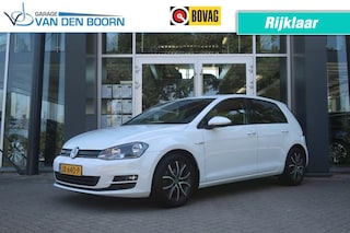 Volkswagen Golf 1.0 TSI BlueMotion, Auto-Hold, All-Season banden, Bluetooth etc.