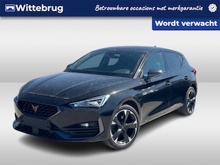 Cupra Leon 1.4 e-Hybrid Performance / Navi / Achteruitrijcamera / Carplay / Verwarmbare voorstoelen