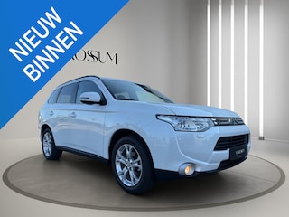 Mitsubishi Outlander 2.0 Intense+ | 9 Persoons | Leder | | Schuif/Kanteldak | Camera | Trekhaak | 1600Kg Trekgewicht |