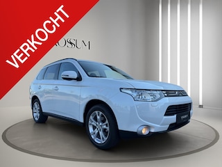 Mitsubishi Outlander 2.0 Intense+ | 9 Persoons | Leder | | Schuif/Kanteldak | Camera | Trekhaak | 1600Kg Trekgewicht |
