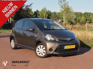 Toyota Aygo 1.0 VVT-i Comfort | Airco | 5-deurs | Elektrische ramen | NL-Auto |