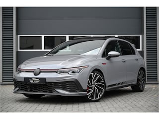Volkswagen Golf 2.0 TSI GTI CLUBSPORT 300 PK / PANO / IQ LIGHT / HARMAN KARDON / HEAD UP DISPLAY / MOONSTONE GREY