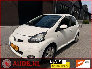 Toyota Aygo 1.0-12V Xcite White| 5 DEURS| SPORT VLG.|AIRCO KOUD|