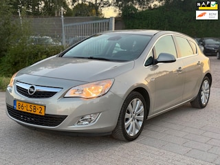 Opel Astra 1.6 Cosmo AUTOMAAT AIRCO CRUISE TREKHAAK