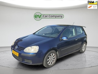 Volkswagen Golf 1.6 FSI Comfortline | Nieuwe apk-keuring | Goed onderhouden | Airco | Cruise Control | Trekhaak