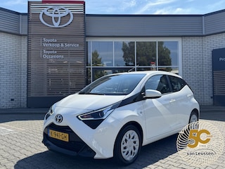 Toyota Aygo 1.0 VVT-i x-play CAMERA AIRCO NL-AUTO