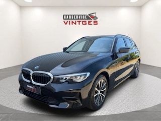 BMW 3-serie Touring 318i Sport Edition | Panoramadak | Leder | Trekhaak | Digital Cockpit | CarPlay