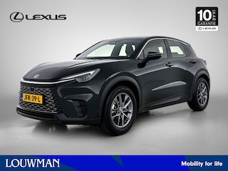 Lexus LBX 2WD Safety+Comfort Pack | BTW voertuig | Stoelverwarming | Blind Spot Monitor | Parkeersensoren voor+achter | Keyless Entry/Start | Draadloze telefoonlader | Cruise Control Adaptive | Apple CarPlay/Android Auto |