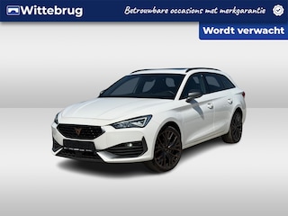 Cupra Leon 1.4 e-Hybrid 245pk Performance DSG Automaat / Panorama schuifdak / Navigatie / Kuipstoelen / LM 19 inch / Supersport stuur / Camera