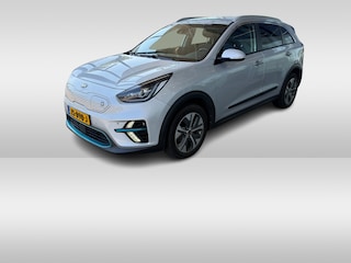 Kia Niro e-Niro ExecutiveLine 64 kWh / Camera / Leder / Keyless / Stoelventilatie / Navigatie / Dodehoek / DAB / Cruise Control / Warmtepomp
