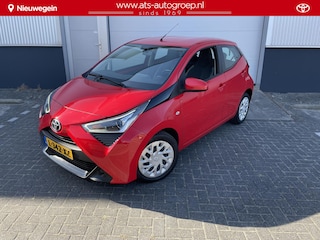 Toyota Aygo 1.0 VVT-i x-play | Apple/Android Navigatie | All-season banden | org NL en 1e Eigenaar |