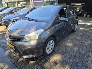 Toyota Yaris 1.3 VVT-i Aspiration | 2E EIGENAAR | 3/6 OF 12MND GARANTIE | NAVI | CAMERA | AIRCO | NW APK |