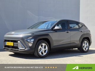 Hyundai Kona 1.6 GDI HEV Comfort / Trekgewicht 1300 kg / Apple Carplay Android Auto / Achteruitrijcamera / Keyless Entry/Start / Adaptief cruise control / Climate control / Parkeersensoren voor en achter / Lichtmetalen wielen 16“ /