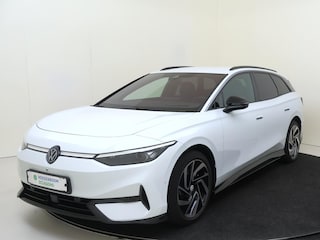 Volkswagen ID.7 Tourer Pro Business 77 kWh First Edition uitvoering | adaptief onderstel | trekhaak | Harman Kardon