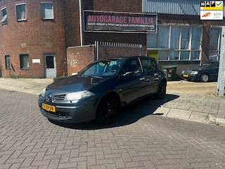 Renault Mégane 2.0-16V Tech Line