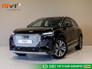 Audi Q4 35 Launch edition 55 kWh 170pk / Panoramadak / Trekhaak / Lederen bekleding / Navigatie / Apple carplay /