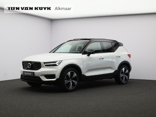 Volvo XC40 T5 262PK Plug in Hybrid R-Design / Trekhaak / Panoramisch Dak / Verwarmbare Voorstoelen+Stuurwiel / Adaptive Cruise / Extra Getint Glas /