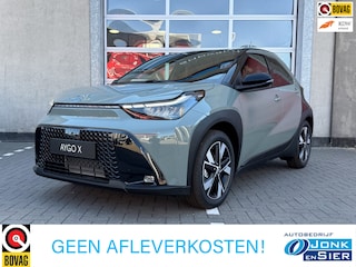 Toyota Aygo Hybrid 115 pulse|Easy Pack|Tarragon (6X3) bi-tone