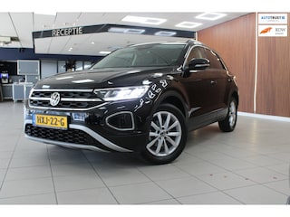 Volkswagen T-Roc 1.5 TSI Life Automaat | Airco | Adaptieve cruise control | Parkeersensoren & Camera | Carplay | Stoelverwarming